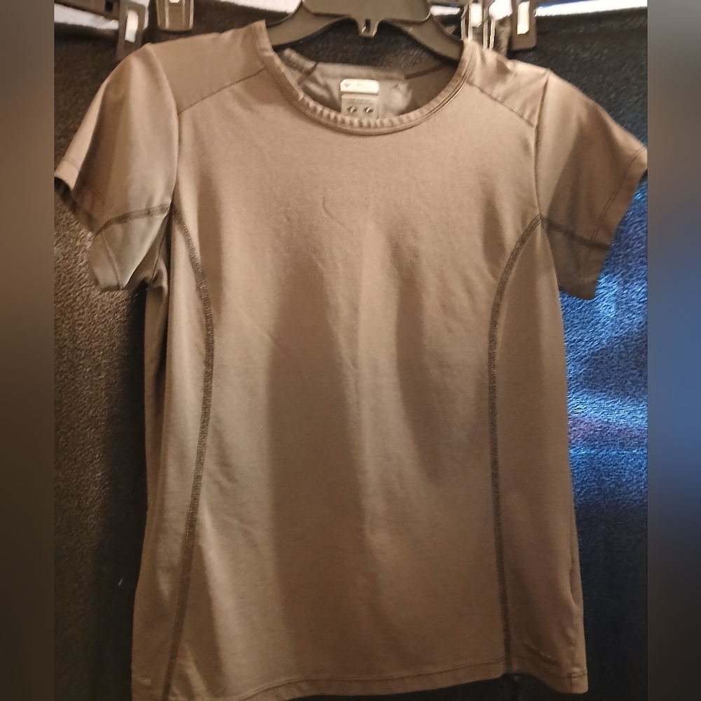 Short Sleeve Columbia Small